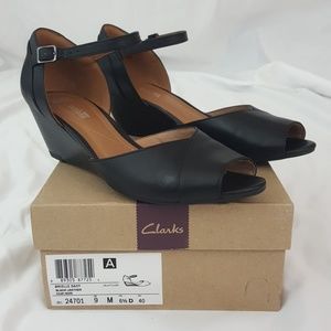 Clark's Brielle Dacy Black Leather Wedge Pumps